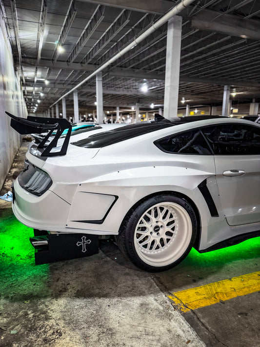 Robot Craftsman " DAWN & DUSK " Widebody Fender Flares Wheel Arches & Side Skirts for Ford Mustang Ecoboost V6 GT Mach1 Bullitt S550.2 2018-2023 Carbon Fiber / FRP