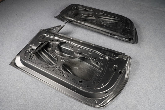 BMW M4 / M4C / M4CS G82 G83 2021-ON with Aftermarket Parts - Front Fenders Dry Pre-preg Carbon Fiber from Aero Republic