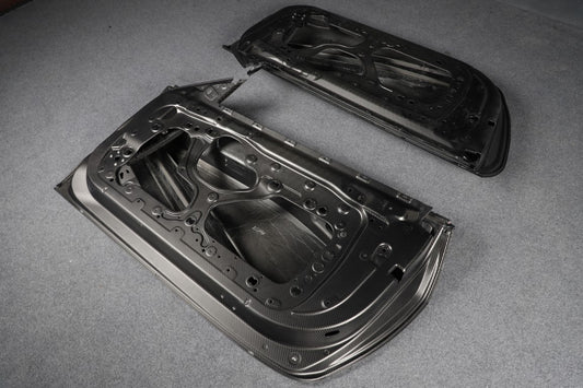 BMW M4 / M4C / M4CS G82 G83 2021-ON with Aftermarket Parts - Front Fenders Dry Pre-preg Carbon Fiber from Aero Republic