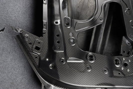 BMW M4 / M4C / M4CS G82 G83 2021-ON with Aftermarket Parts - Front Fenders Dry Pre-preg Carbon Fiber from Aero Republic