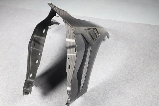 BMW M4 / M4C / M4CS G82 G83 2021-ON with Aftermarket Parts - Front Fenders Dry Pre-preg Carbon Fiber from Aero Republic