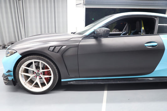 BMW M4 / M4C / M4CS G82 G83 2021-ON with Aftermarket Parts - Front Fenders Dry Pre-preg Carbon Fiber from Aero Republic