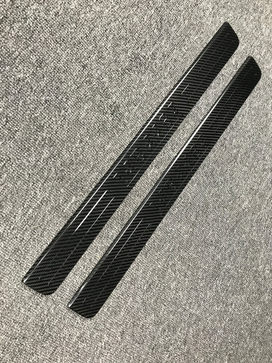 Ferrari 488 GTB & Spider 2016 2017 2018 2019 2020 with Aftermarket Parts - 1:1 Pista Style (With & Without Logo) Outside Door Sill Plate Carbon Fiber