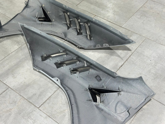 Lamborghini Urus 2019 2020 2021 2022 with Aftermarket Parts - M Style Front Fenders Carbon Fiber from Aero Republic