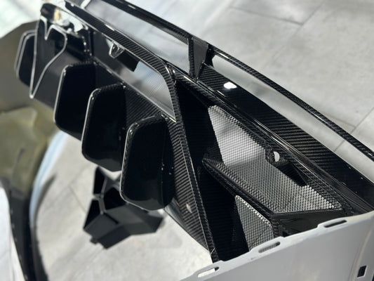 Lamborghini Urus 2019 2020 2021 2022 with Aftermarket Parts - M Style Rear Bumper & Diffuser Carbon Fiber from Aero Republic