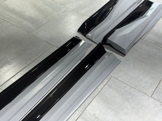 Lamborghini Urus 2019 2020 2021 2022 with Aftermarket Parts - M Style Side Skirts Carbon Fiber from Aero Republic