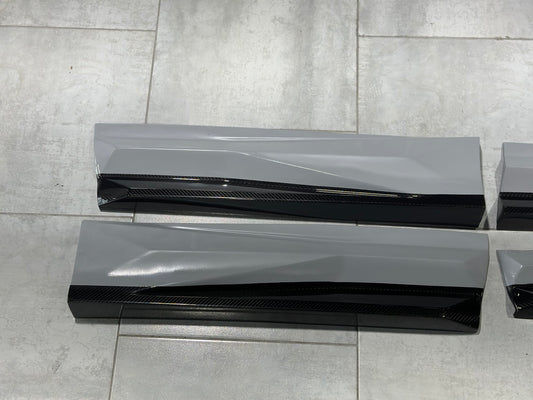 Lamborghini Urus 2019 2020 2021 2022 with Aftermarket Parts - M Style Side Skirts Carbon Fiber from Aero Republic