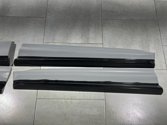 Lamborghini Urus 2019 2020 2021 2022 with Aftermarket Parts - M Style Side Skirts Carbon Fiber from Aero Republic