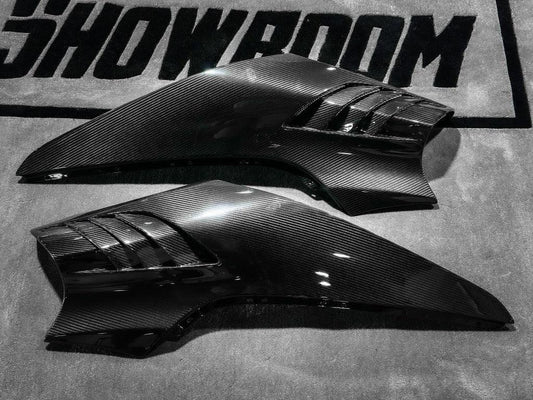 McLaren 720S 2018 2019 2020 2021 2022 2023 with Aftermarket Parts - RF Style Front Fenders Carbon Fiber from Aero Republic