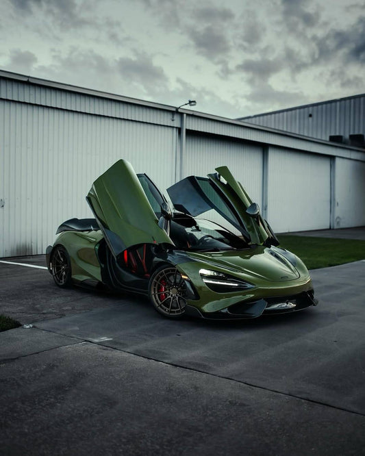 McLaren 720S 2018 2019 2020 2021 2022 2023 with Aftermarket Parts - RF Style Front Fenders Carbon Fiber from Aero Republic