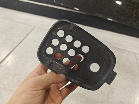 Aero Republic OEM 1:1 Style Rear Fog Lamp Cover for Ferrari 488 GTB & Spider Dry Pre-preg Carbon Fiber