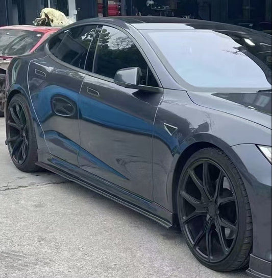 Tesla Model S 2nd Gen Late 2016-Early 2021 with Aftermarket Parts - Side Skirts Carbon Fiber from Aero Republic