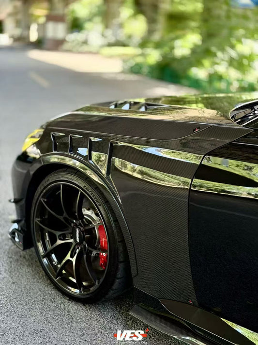 BMW M2 / C G87 2023 2024 & 2 Series 230i M240i G42 2022 2023 2024 with Aftermarket Parts - AE Style Hood Bonnet Double-sided Carbon Fiber from ArmorExtend