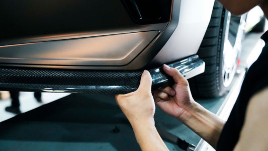 BMW i7 M70 / xDrive60 / eDrive50 G70 2023-ON & 7 Series 760i xDrive / 750e xDrive / 740i xDrive / 740i G70 2023-ON with Aftermarket Parts - AE Style Vacuumed Carbon Front Lip & side splitters from ArmorExtend