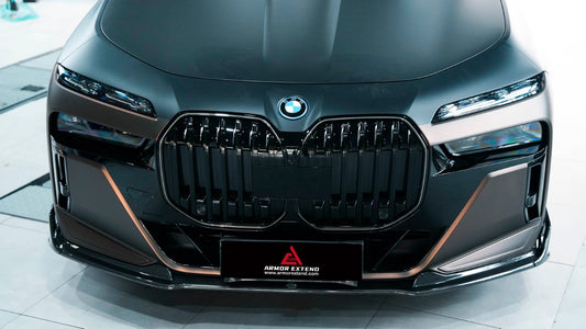 BMW i7 M70 / xDrive60 / eDrive50 G70 2023-ON & 7 Series 760i xDrive / 750e xDrive / 740i xDrive / 740i G70 2023-ON with Aftermarket Parts - AE Style Vacuumed Carbon Front Lip & side splitters from ArmorExtend