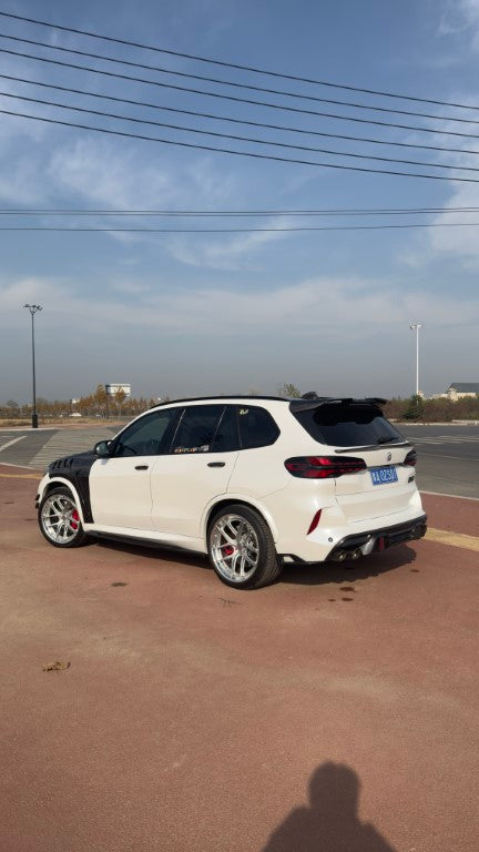 BMW X5 G05 M50i X/S Drive 40i (with M-Package) (Fits Both Pre-LCI & LCI) 2019 2020 2021 2022 2023 2024 & X5M X5MC F95 (Fits Both Pre-LCI & LCI) 2020 2021 2022 2023 2024 with Aftermarket Parts - AE Front Fenders Pre-Preg Carbon Fiber from ArmorExtend