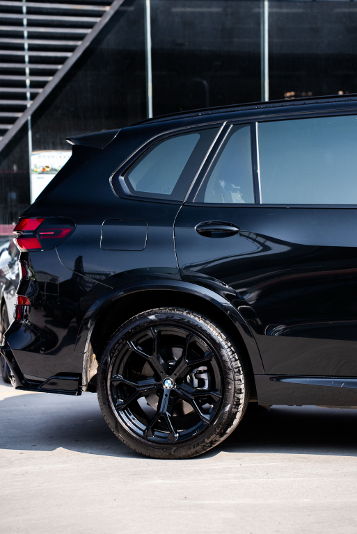 BMW X5 G05 M50i X/S Drive 40i (with M-Package) (Fits Both Pre-LCI & LCI) 2019 2020 2021 2022 2023 2024 with Aftermarket Parts - AE Style Rear Diffuser & Canards PP from ArmorExtend