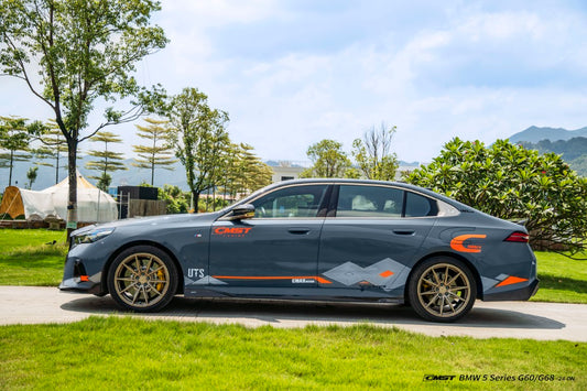 BMW 5 Series 530 540 & i5 e/x Drive40 M60 G60 G61 2024-ON with Aftermarket Parts - Side Skirts Dry Pre-preg Carbon Fiber / FRP