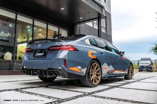 BMW i5 xDrive40 / eDrive40 (with M-package bumper, does not fit base mode) / M60 G60 G61 2024-ON & 5 Series 540i xDrive / 530i xDrive / 530i (with M-package bumper, does not fit base model) / 550e xDrive G60 G61 2024-ON with Aftermarket Parts - Rear Diffuser Dry Pre-preg Carbon Fiber / FRP