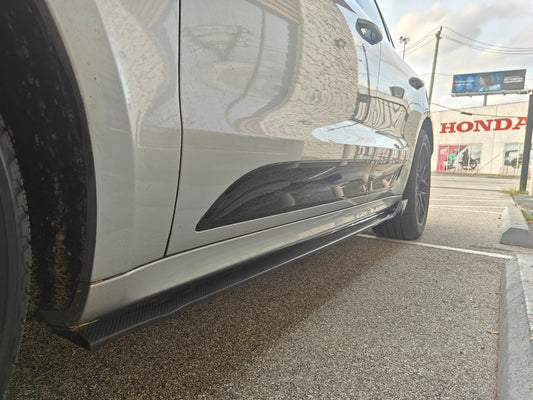 Porsche Macan 95B.1 Base/S/GTS/Sport Edition/Turbo 2015-2018 & Macan 95B.2 Base/S/GTS/Turbo 2019-2021 with Aftermarket Parts - Carbon Fiber & FRP Side Skirts from CMST Tuning