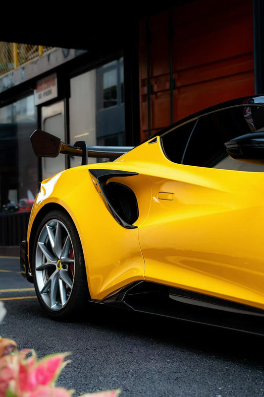 Lotus Emira 3.6 V6 2.0 Four-cylinder 2022-ON with Aftermarket Parts - V3 Rear Spoiler Dry Pre-preg Carbon Fiber / FRP