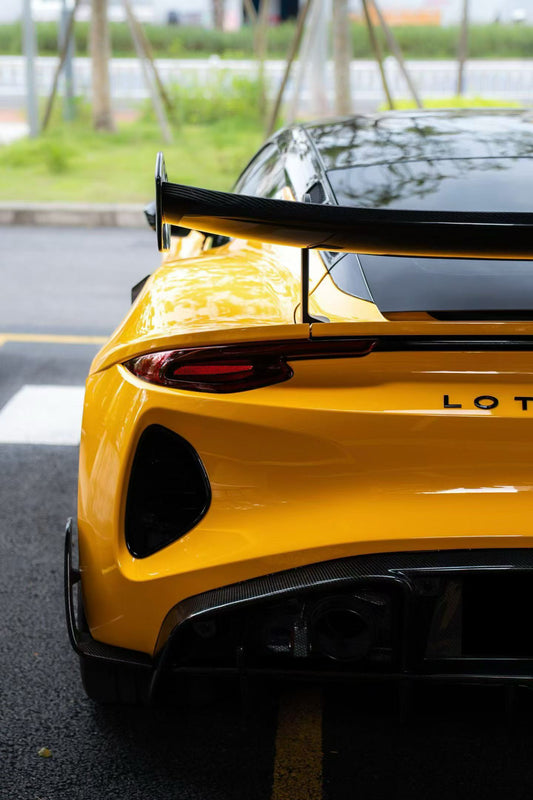 Lotus Emira 3.6 V6 2.0 Four-cylinder 2022-ON with Aftermarket Parts - V3 Rear Spoiler Dry Pre-preg Carbon Fiber / FRP