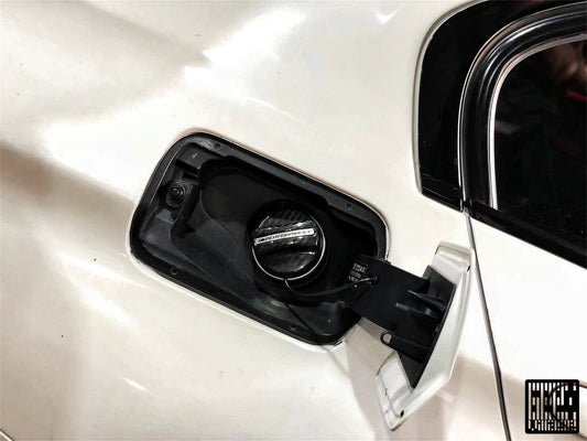 BMW X5 M60i M50i xDrive 50e x/sDrive40i G05 (Pre-LCI & LCI) 2020-ON & X5M X5MC F95 (Pre-LCI & LCI) 2020-ON & X6 M60I xDrive 40i G06 (Pre-LCI & LCI) 2020-ON & X6M X6MC F96 (Pre-LCI & LCI) 2020-ON with Aftermarket Parts - MP M Performance Style Fuel Filler Cap Carbon Fiber from Geex Village