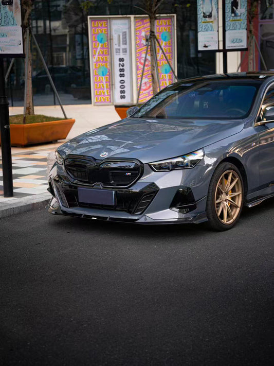 BMW i5 xDrive40 / i5 eDrive40 (with M-package bumper, does not fit base mode) / i5 M60 G60 G61 2024-ON & 5 Series 540i xDrive / 530i xDrive / 530i (with M-package bumper, does not fit base model) / 550e xDrive G60 G61 2024-ON with Aftermarket Parts - V2 Style Pre-preg Carbon Fiber Front Canards from Karbel Carbon