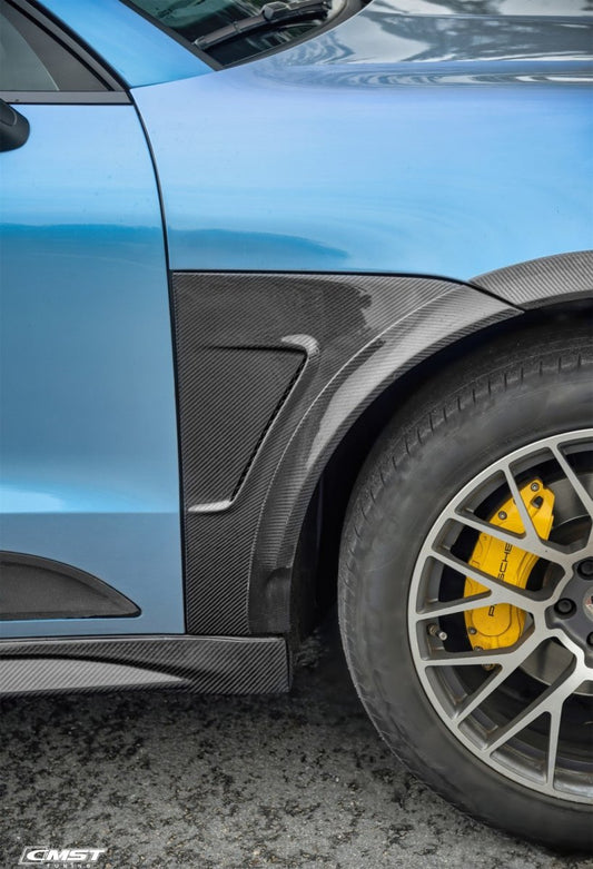 Porsche Macan 95B.1 Base/S/GTS/Sport Edition/Turbo 2015-2018 & Macan 95B.2 Base/S/GTS/Turbo 2019-2021 with Aftermarket Parts - Carbon Fiber & FRP Front Fenders from CMST Tuning