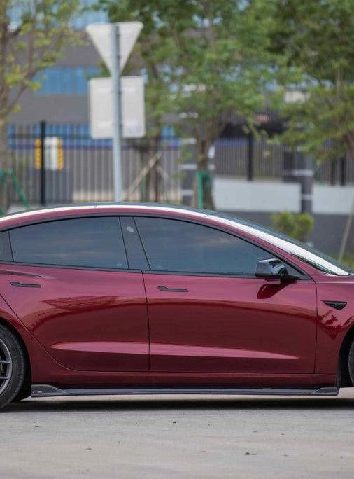 Tesla Model 3 / Performance 2017-2023 with Aftermarket Parts - Pre-preg Carbon Fiber Side Skirts from TAKD Carbon