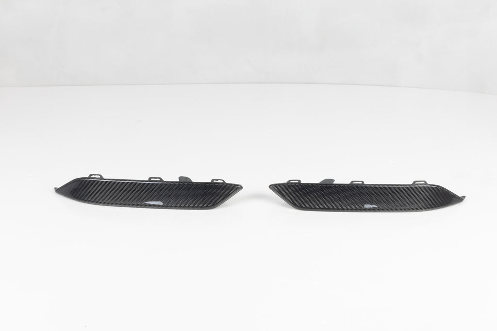 BMW M8 F91 F92 F93 2019-ON with Aftermarket Parts - OE Style Front Bumper Side Lower Vent Trim Carbon Fiber from Aero Republic