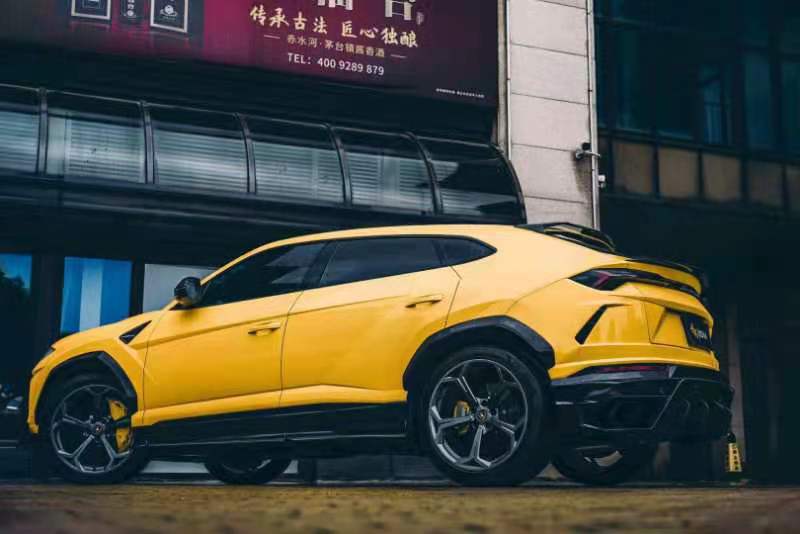 Lamborghini Urus Base S Performante 2019 2020 2021 2022 2023 2024 with Aftermarket Parts - M Style Side Skirts Pre-preg Carbon Fiber / FRP from Aero Republic