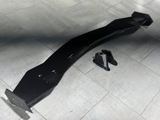 Lamborghini Urus 2019 2020 2021 2022 with Aftermarket Parts - M Style Rear Wing Carbon Fibe from Aero Republic