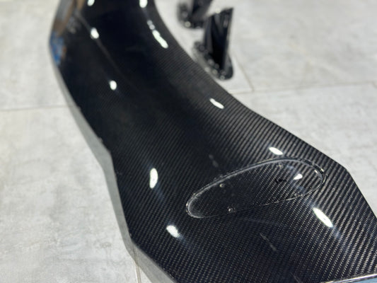 Lamborghini Urus 2019 2020 2021 2022 with Aftermarket Parts - M Style Rear Wing Carbon Fibe from Aero Republic