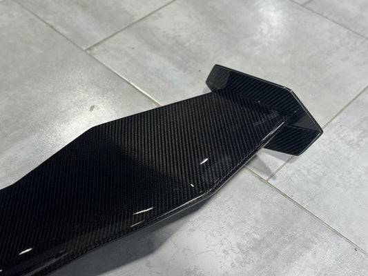 Lamborghini Urus 2019 2020 2021 2022 with Aftermarket Parts - M Style Rear Wing Carbon Fibe from Aero Republic