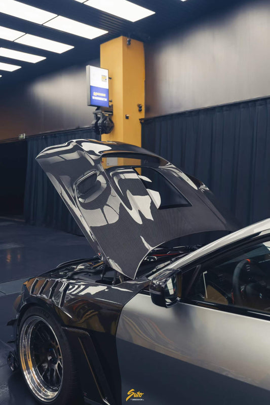 BMW M4 / M4C / M4CS G82 G83 2021-ON with Aftermarket Parts - ART Widebody Front Fenders Dry Pre-preg Carbon Fiber from ArmorExtend