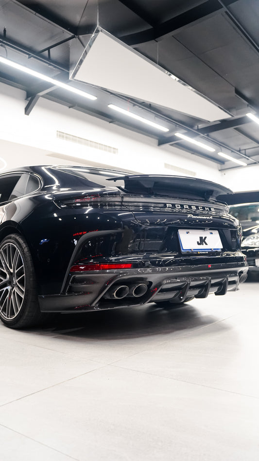 Porsche Panamera 976 Base 4 4S E-Hybird GTS Turbo 2024-ON
(suitable for GTS and Turbo if active spoiler is deactivated) 2024-ON with Aftermarket Parts - Rear Wing & Spoiler Carbon Fiber from ArmorExtend