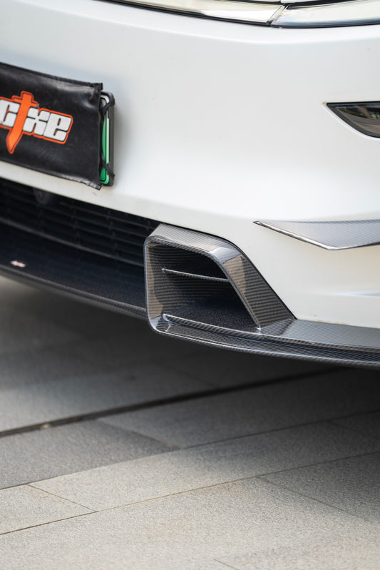 Tesla Model Y Juniper 2026-ON with Aftermarket Parts - Front Lip Dry Pre-preg Carbon Fiber from BCTXE Tuning