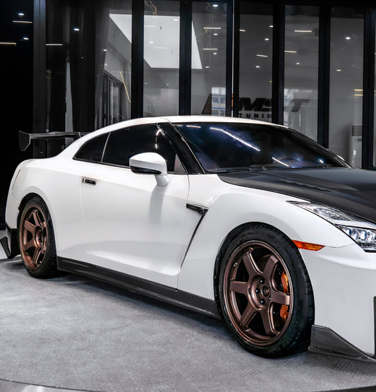 Nissan GTR R35 CBA DBA EBA 2008 2009 2010 2011 2012 2013 2014 2015 2016 2017 2018 2019 2020 2021 2022 2023 2024 with Aftermarket Parts - 2024 NISMO Style Side Skirts Carbon Fiber / FRP from CMST Tuning