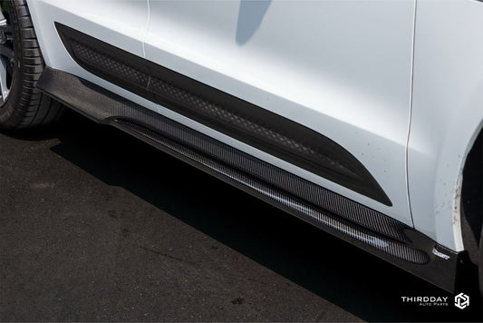 Porsche Macan 95B.3 Base/S/T 2022-2025 with Aftermarket Parts - Side Skirts Carbon Fiber / FRP from CMST Tuning