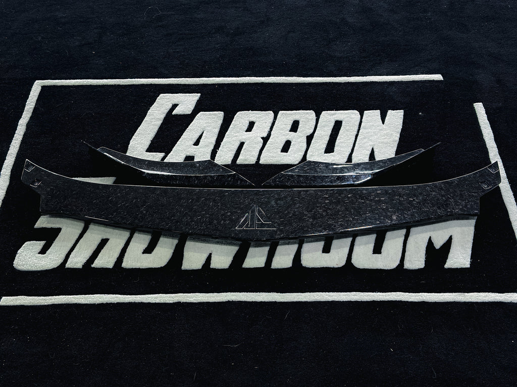 Future Design FD V2 Carbon Fiber FRONT LIP SPLITTER for Lamborghini Urus