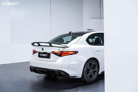 Alfa Romeo Giulia Quadrifoglio Sport Veloce Ti Sprint RWD AWD Lusso Base 2017-ON with Robot Craftsman's Aftermarket Parts - Standard Package "HIDROGAI" Carbon Fiber / FRP