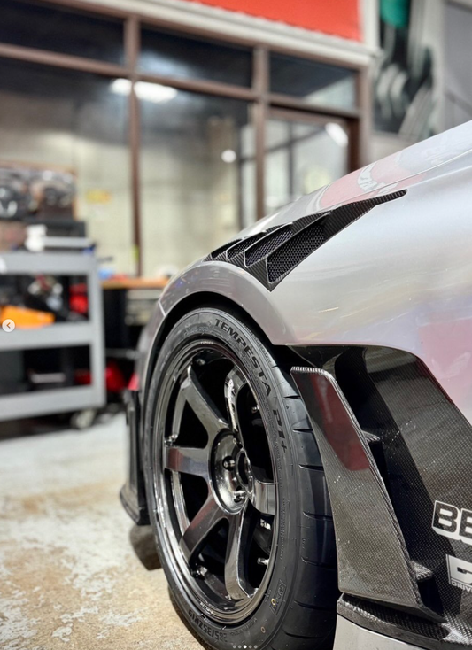 BMW M2 / M2C G87 2023-ON with Aftermarket Parts - Front Fenders Pre-preg Carbon Fiber from TAKD Carbon
